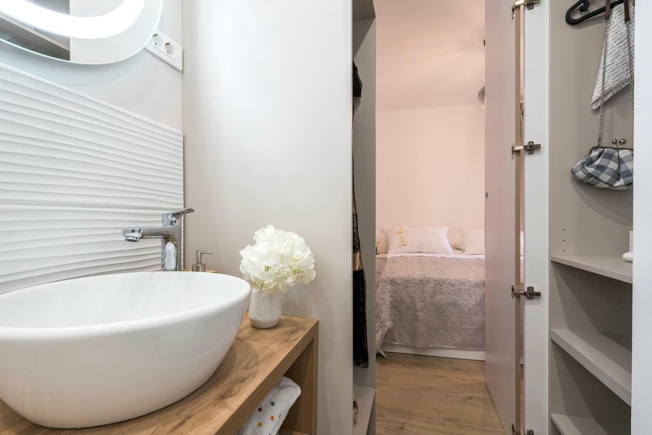 Studio Apartments Petar In Old Part Of Town Spalato Esterno foto
