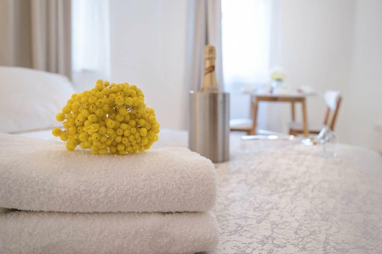 Studio Apartments Petar In Old Part Of Town Spalato Esterno foto