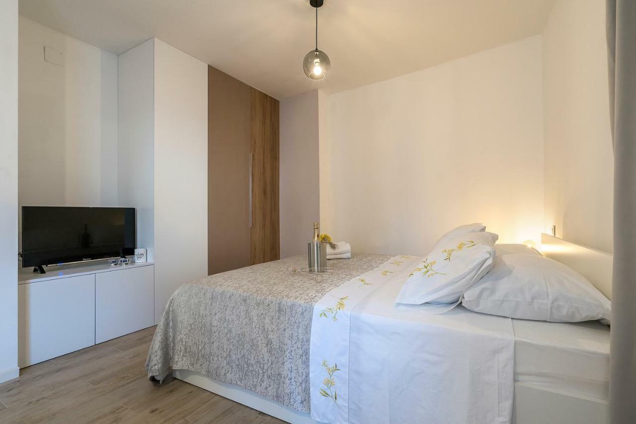 Studio Apartments Petar In Old Part Of Town Spalato Esterno foto